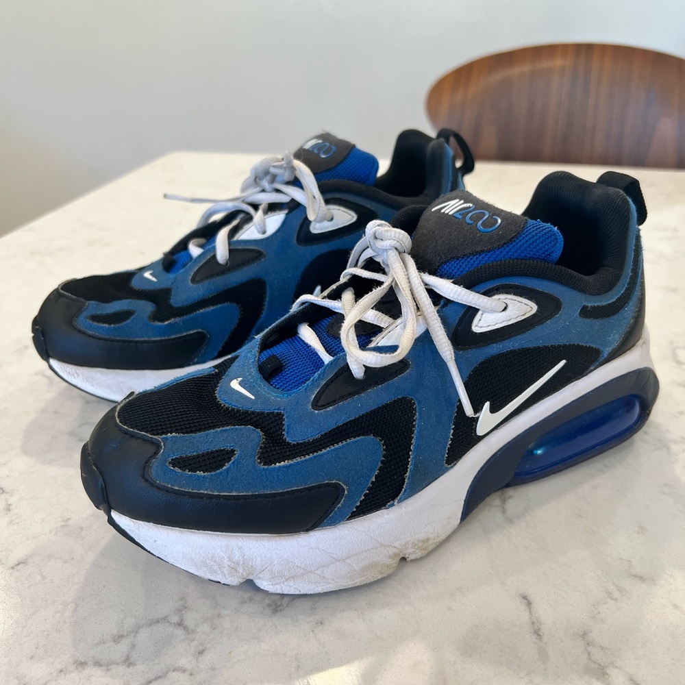 Boys Nike Air Max 200. Size 5.5.